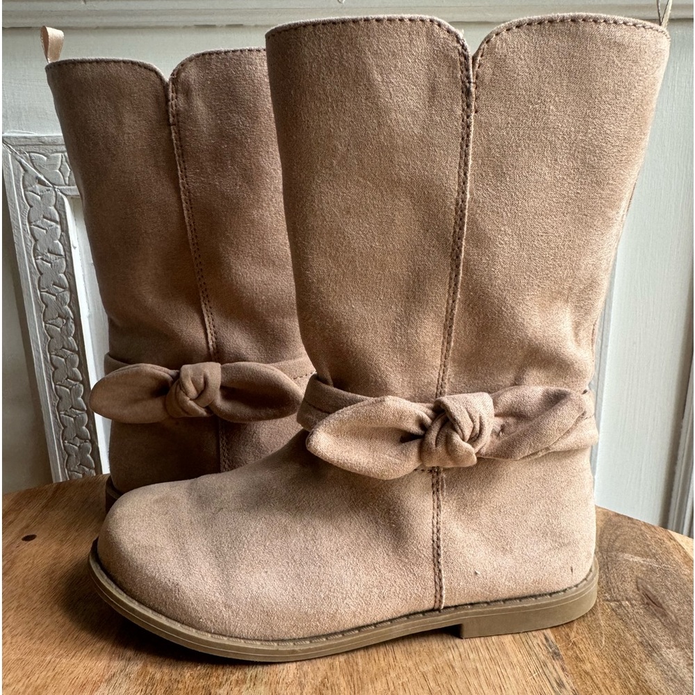 Old Navy tan Bow tie boots